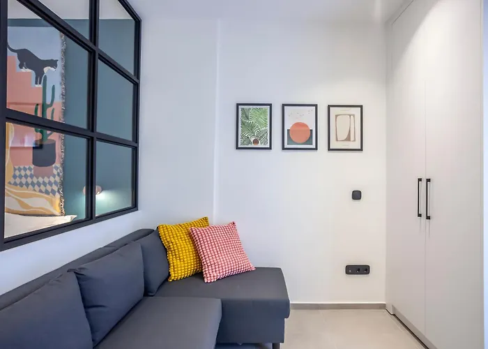 Mazi Rooms Charilaou 2,1